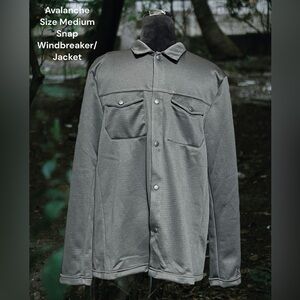 Avalanche, Size Medium, Black, Snap Up Out Doors Windbreaker. NWT @20